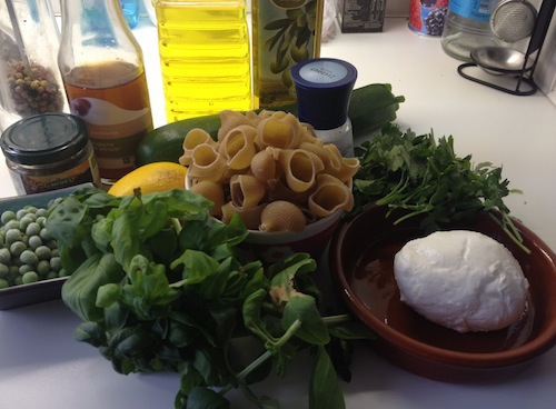 met basilicum-peterselie pesto