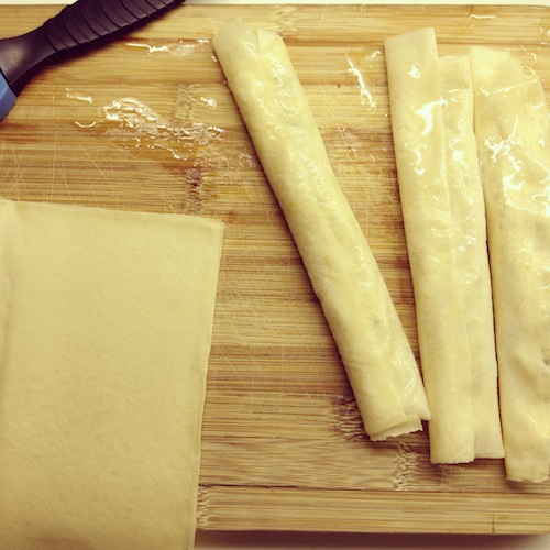 Rollen maar! En dan bestrijken met olijfolie.