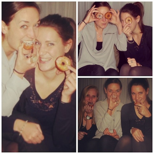 Dit ben ik (rechtsonder, links) met Elise en Nina. Go nuts, go donuts!