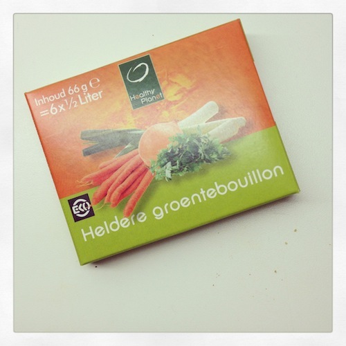 Ik heb altijd deze blokjes van de EkoPlaza, zonder E-nummers en smaakversterkers.. Ik heb liever geen troepie in mijn soepie.