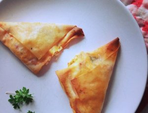 Filodeeg met feta en tomaat