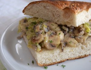 Broodje met champignons