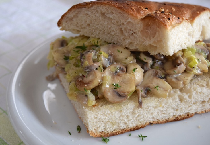 Broodje met champignons