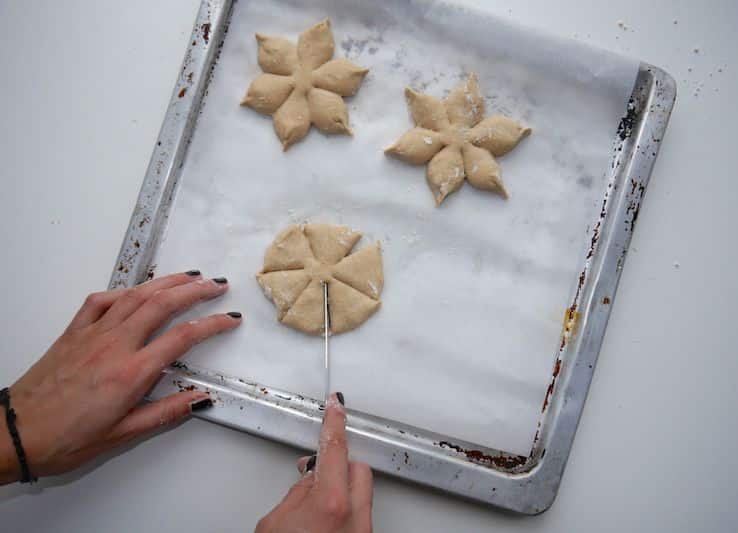 SPELTBROODJES BLOEMVORM