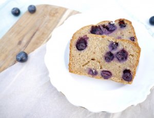 SPELT YOGHURTCAKE MET BLAUWE BESSEN1