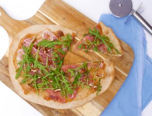 FLAMMKUCHEN VAN SPELT MET PARMAHAM-2
