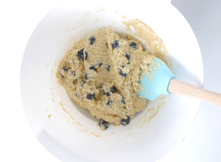 CASHEWNOTENTAART MET BLAUWE BESSEN4