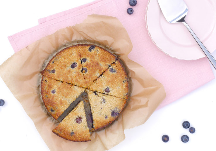 CASHEWNOTENTAART MET BLAUWE BESSEN6