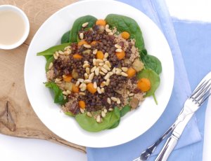 COUSCOUSSALADE MET DADELS EN LINZEN