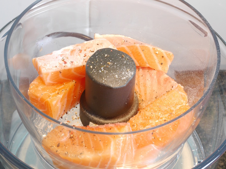 ZALMBURGER MET AVOCADOSPREAD1