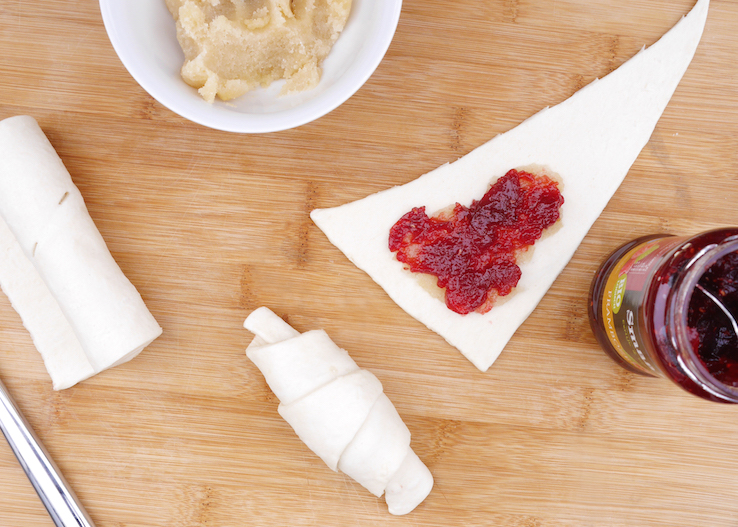 CROISSANTS GEVULD MET FRAMBOZEN JAM EN SPIJS3