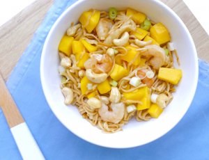 NOODLES MET MANGO EN GARNALEN