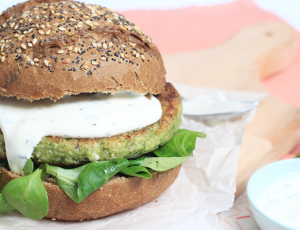 hellmann's broccoli-fetaburger - chickslovefood.com