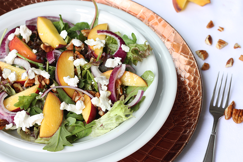 PERZIK SALADE MET GEITENKAAS