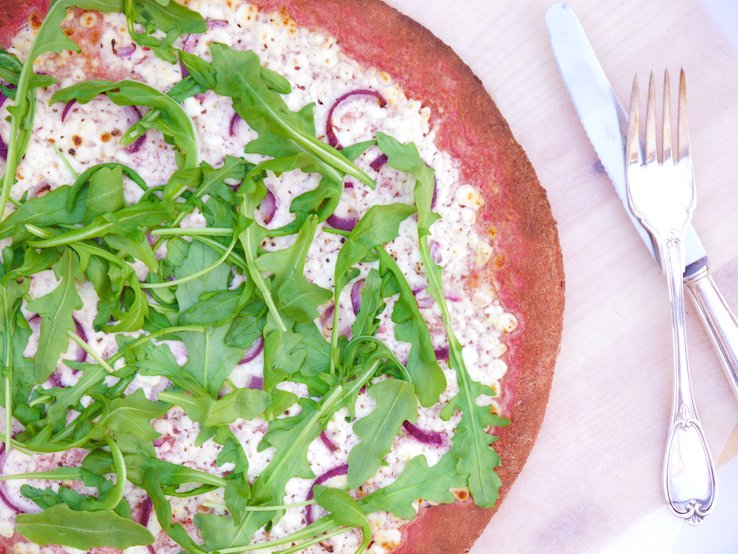 bietenpizza-met-huttenkase - CHICKSLOVEFOOD