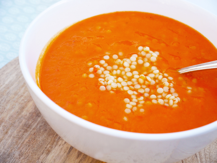simpele-paprikasoep-met-parelcouscous - CHICKSLOVEFOOD