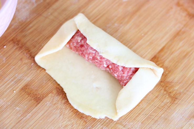 worsten-in-deeg-vouwen - CHICKSLOVEFOOD