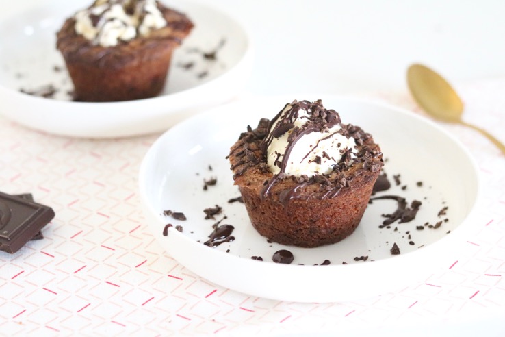 chocolate-chip-cookie-cups-bord-chickslovefood