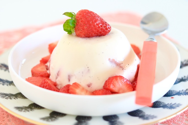 panna-cotta-met-aardbeien-chickslovefood