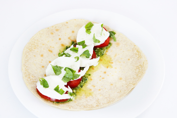 CAPRESE WRAPS MAKEN - CHICKSLOVEFOOD