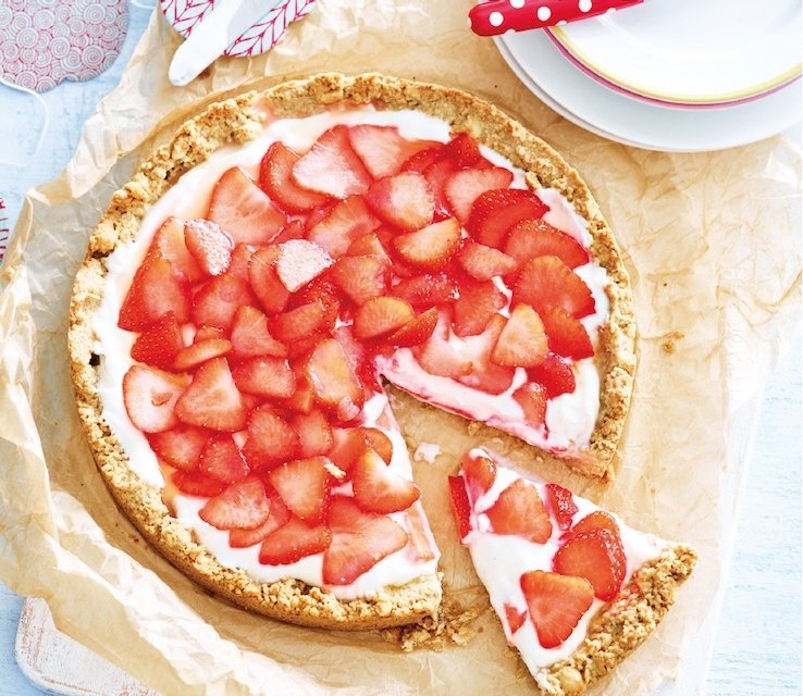 ONTBIJTTAART MET HAVER EN AARDBEIEN KIDSPROOF-KOOKBOEK - CHICKSLOVEFOOD