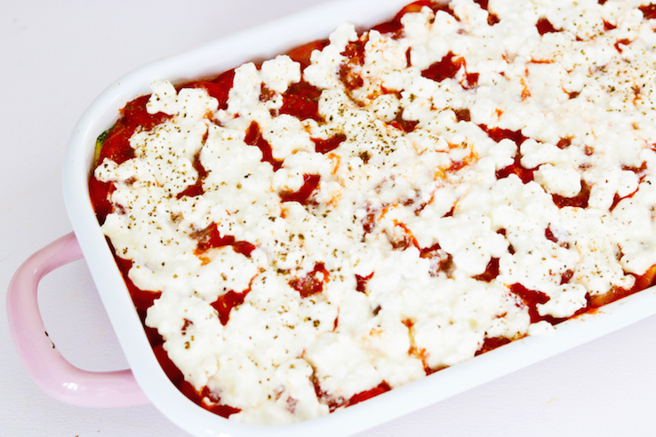 OVENSCHOTEL MET ZOETE AARDAPPEL EN COTTAGE CHEESE - CHICKSLOVEFOOD