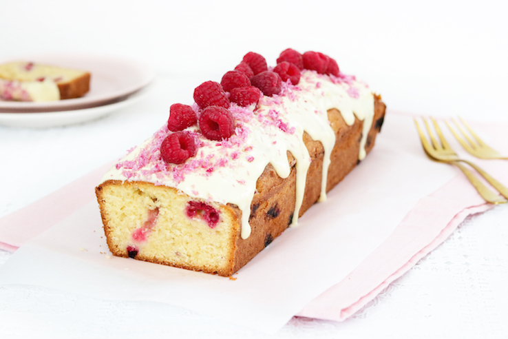 RECEPT FRAMBOZENCAKE MET WITTE CHOCOLADE EN ROZE KOKOS - CHICKSLOVEFOOD