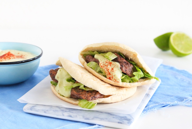 FALAFEL VAN KIDNEYBONEN MET FRISSE YOGHURT AVOCADOSAUS - CHICKSLOVEFOOD