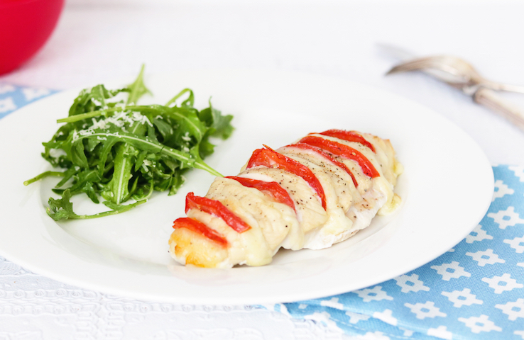 HASSELBACK KIP MET TOMAAT EN MOZZARELLA RECEPT - CHICKSLOVEFOOD