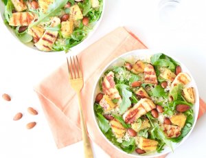 Couscoussalade met gegrilde ananas en halloumi