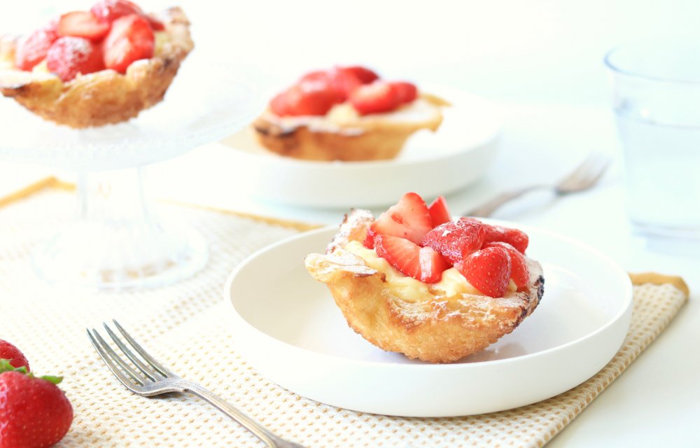 bladerdeegschelpen met aardbeien en room CHICKSLOVEFOOD