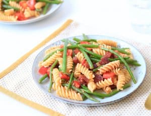 pastasalade met salami en paprika CHICKSLOVEFOOD
