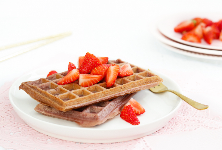 GEZONDE AARDBEIENWAFELS RECEPT - CHICKSLOVEFOOD