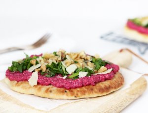 NAANBROOD MET BIETENPESTO EN SPINAZIE - CHICKSLOVEFOOD
