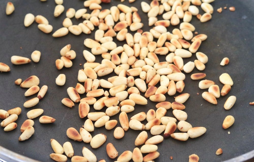 PIJNBOOMPITTEN-ROOSTEREN-CHICKSLOVEFOOD