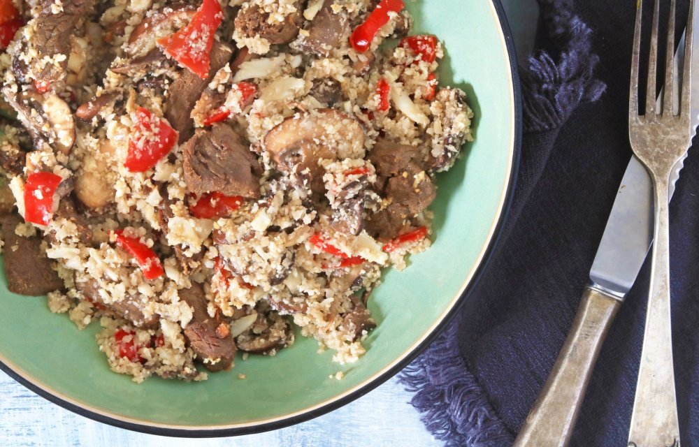 BLOEMKOOLRIJST MET BIEFSTUK CHAMPIGNONS EN PAPRIKA RECEPT - CHICKSLOVEFOOD