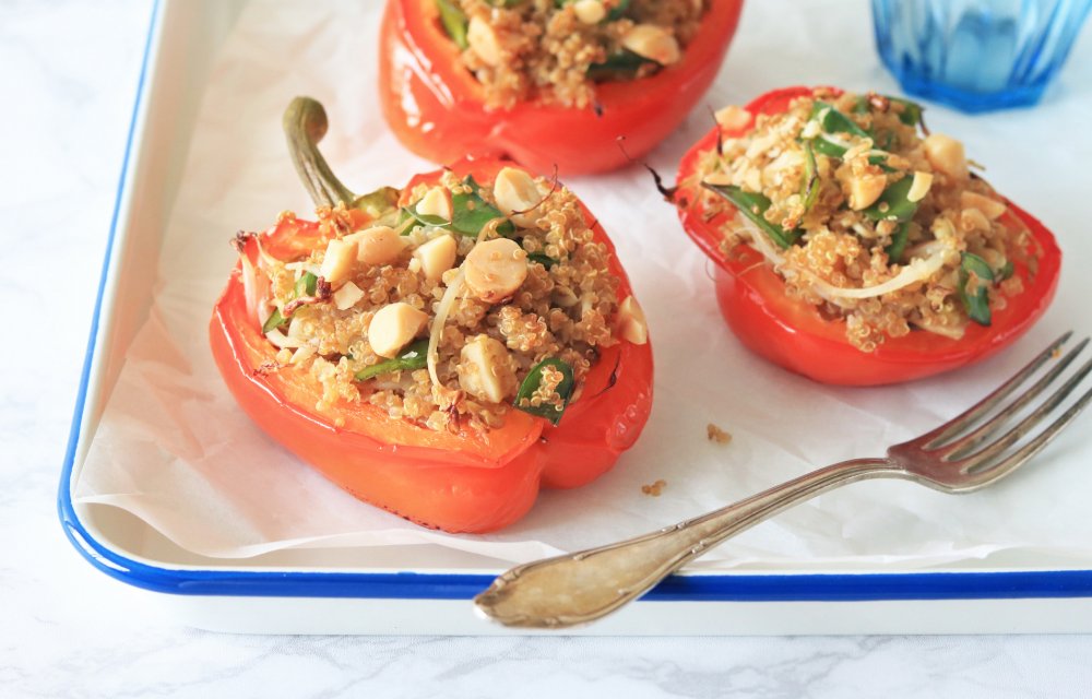 GEVULDE PAPRIKA'S MET QUINOA PEULTJES EN TAUGE - CHICKSLOVEFOOD