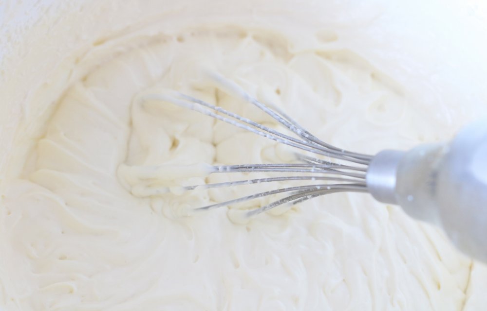 ROOMKAAS POEDERSUIKER MIXEN CHEESECAKE - CHICKSLOVEFOOD