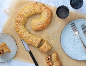 HARTIGE BANKETLETTER BLADERDEEG MET GEHAKT SINTERKLAAS - CHICKSLOVEFOOD