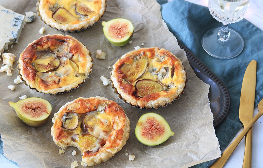 hartige vijgentaartjes met blauwe kaas en vijgen