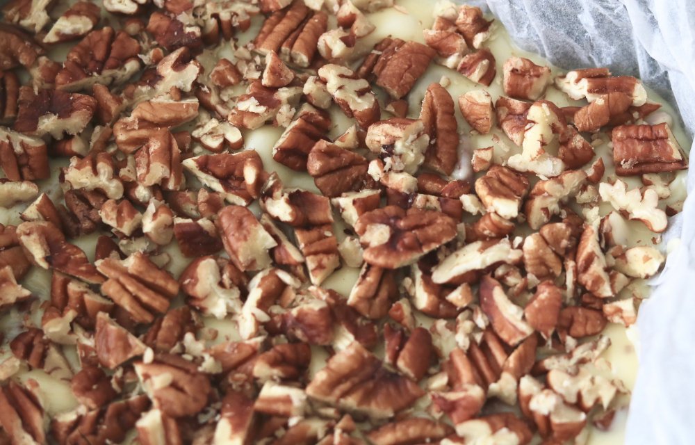 Fudge mengsel met pecannoten er over CHICKSLOVEFOOD