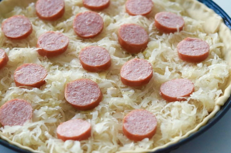 hartige-taart-zuurkool-worst-chickslovefood