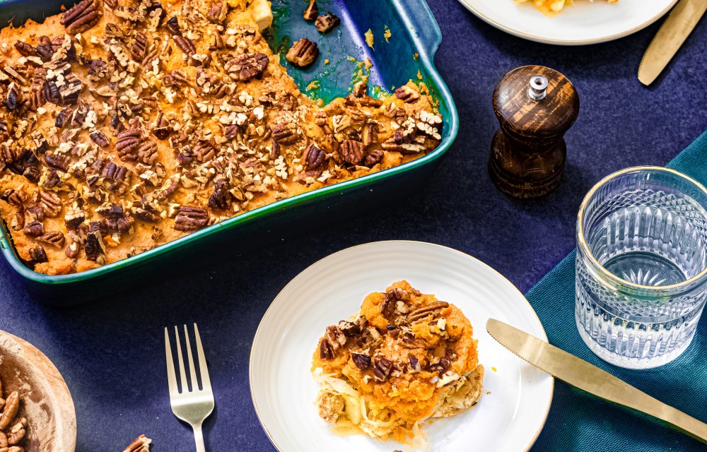 zuurkoolschotel met kipshoarma en zoete aardappelpuree