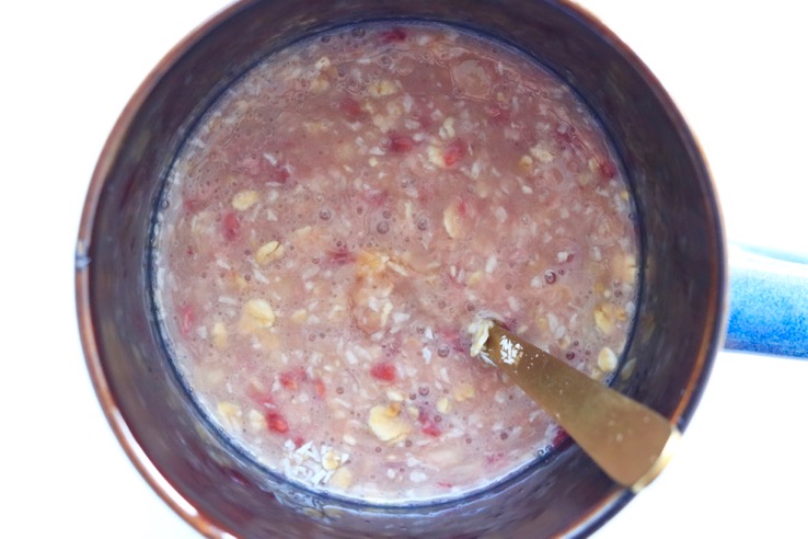 mugcake-aardbeien4-chickslovefood