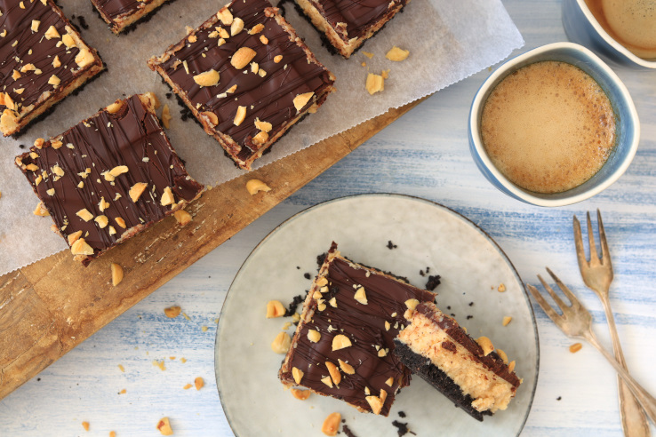 pindakaas-cheesecaeke-bars-bovenkant-chickslovefood