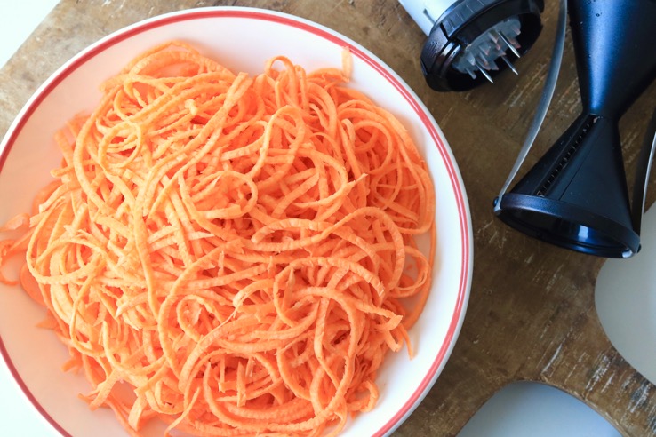 zoete-aardappelnoedels-maken-chickslovefood