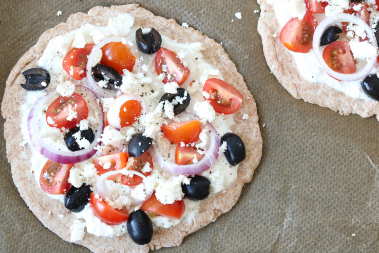 griekse-speltpizza's-bakplaat-chickslovefood