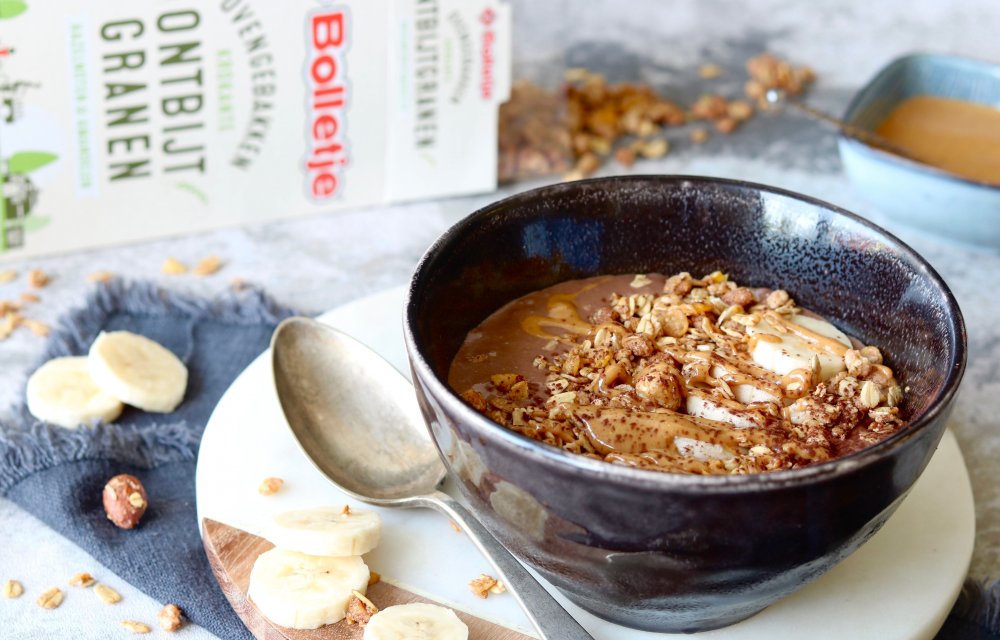 Smoothiebowl met banaan en pindakaas