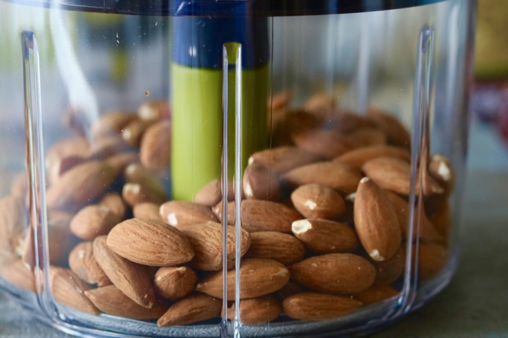 amandelen-fijnhakken-chickslovefood