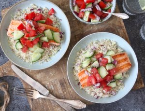 gegrilde-zalm-gebakken-rijst-bovenkant-chickslovefood